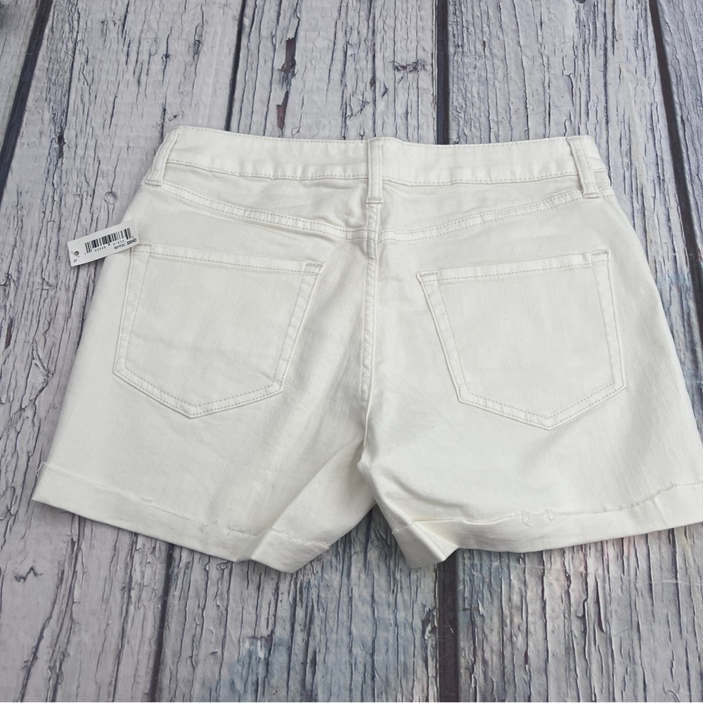 Daily Ritual Women's White(Cream) Denim Turn-Cuff Shorts Size 27 - Picture 2 of 13